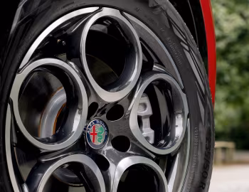 Alfa Romeo Tonale Ti [UK-spec] (965) '2022–23