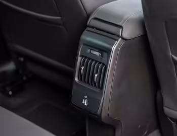 Intérieur 2024–25 Alfa Romeo Tonale Veloce [North America] (965) '2023–25