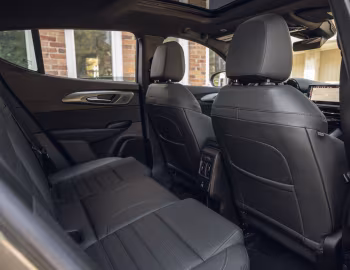 Intérieur 2024–25 Alfa Romeo Tonale Veloce eAWD [North America] (965) '2023–25