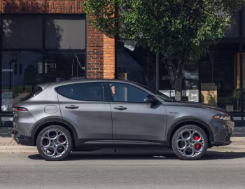 2024–25 Alfa Romeo Tonale Veloce eAWD [North America] (965) '2023–25