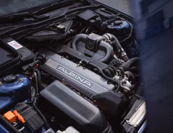 Bajo el capó Alpina B10 BiTurbo (E34) '1993–03.1994