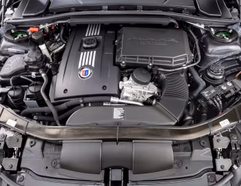 Bajo el capó Alpina B3 GT3 (E92) '03.2012–12.2013