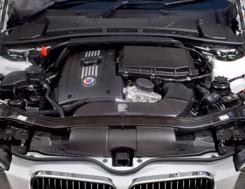 Bajo el capó Alpina B3 GT3 [UK-spec] (E92) '03.2012–12.2013