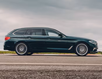 Alpina B5 Bi-Turbo Allrad Touring [UK-spec] (G31) '03.2017–06.2020