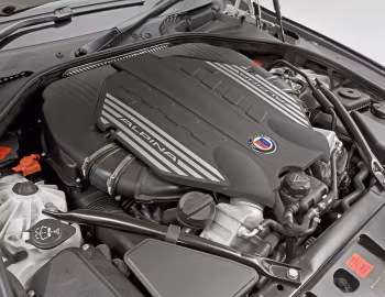 Bajo el capó Alpina B5 Bi-Turbo Limousine [UK-spec] (F10) '09.2010–12.2011