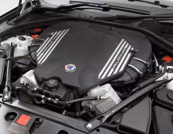 Под капотом Alpina B5 Bi-Turbo Touring [UK-spec] (F11) '03–12.2011