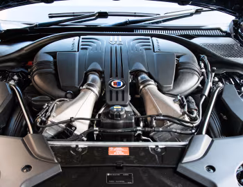 Bajo el capó Alpina B5 Bi-Turbo Allrad Touring [Australia] (G31) '03.2017–06.2020