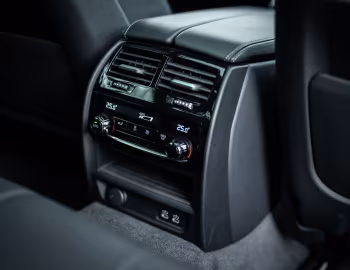 Интерьер Alpina B5 Limousine [Japan] (G30) '07.2020–03.2023