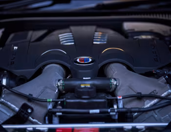 Под капотом Alpina B5 Limousine [Japan] (G30) '07.2020–03.2023