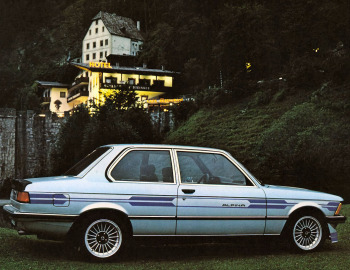 Spark 1:43 BMW Alpina B6 2.8 (E21) silver / blue S2807 model