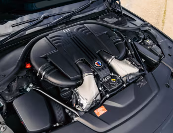 Bajo el capó Alpina B7 Bi-Turbo [UK-spec] (G12) '2016–02.2019