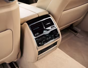 Интерьер Alpina B7 Bi-Turbo [UK-spec] (G12) '2016–02.2019