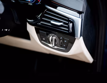 Interior Alpina D5 S Limousine [UK-spec] (G30) '2020–23