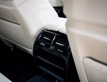 Interior Alpina D5 S Limousine [UK-spec] (G30) '2020–23