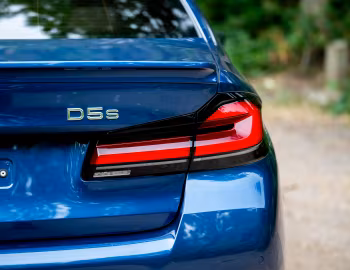 Alpina D5 S Limousine [UK-spec] (G30) '2020–23