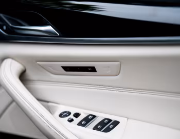 Interior Alpina D5 S Limousine [UK-spec] (G30) '2020–23