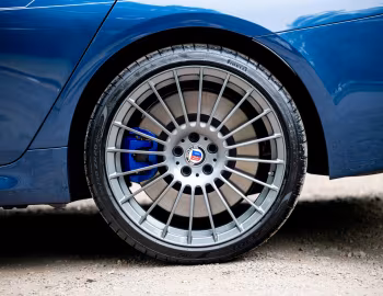 Alpina D5 S Limousine [UK-spec] (G30) '2020–23