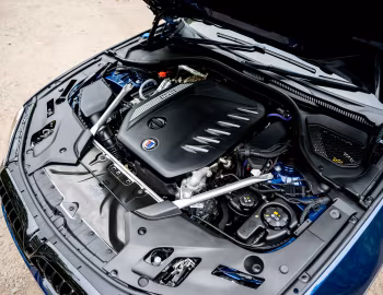 Bajo el capó Alpina D5 S Limousine [UK-spec] (G30) '2020–23