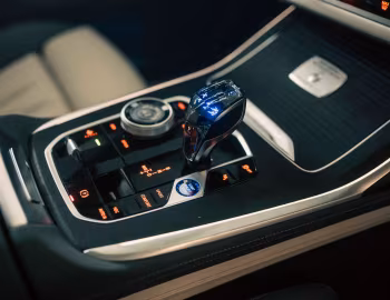Интерьер Alpina XB7 Manufaktur Aluminium Satin Line [Japan] (G07) '2024–н.в.
