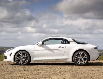 Alpine A110 [UK-spec] '2022–pr.