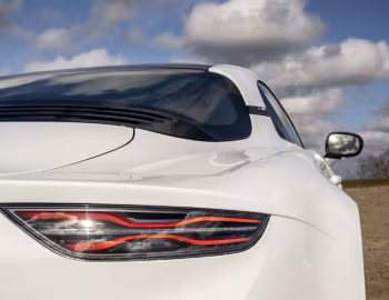 Alpine A110 [UK-spec] '2022–pr.
