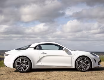 Alpine A110 [UK-spec] '2022–pr.
