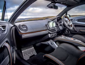 Интерьер Alpine A110S [UK-spec] '2019–21