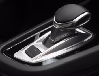 Интерьер Renault Arkana E-Tech full hybrid esprit Alpine [Latam] '2024–н.в.