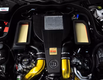 Sob o capô Brabus Mercedes-Benz E 63 AMG Estate (S212) '2013–16