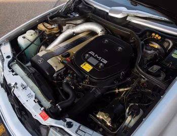 Sob o capô AMG 300 CE-24 3.4 (C124) '1991