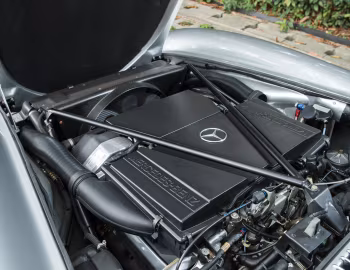 Sob o capô Mercedes-Benz 300 SL AMG [LHD] (W198) '1996–2009