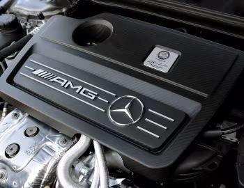 Bajo el capó Mercedes-Benz A 45 AMG 4MATIC [Worldwide] (W176) '2013–15