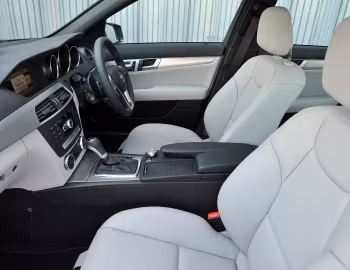 Інтер'єр Mercedes-Benz C 220 CDI AMG Sports Package [UK-spec] (W204) '2011–14