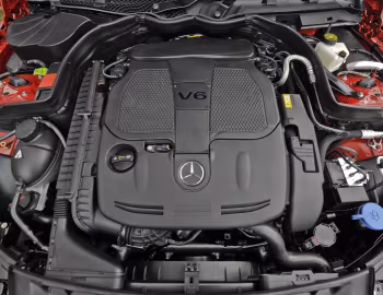 Sob o capô 2012–14 Mercedes-Benz C 350 AMG Sports Package [North America] (W204) '2011–14