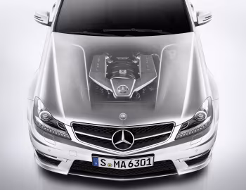 Bajo el capó Mercedes-Benz C 63 AMG [Worldwide] (W204) '2011–14