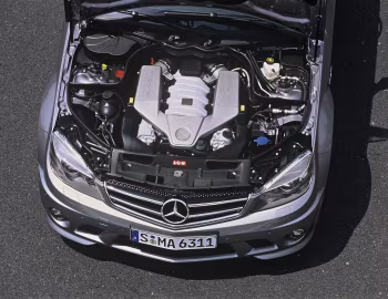 Bajo el capó Mercedes-Benz C 63 AMG [Worldwide] (W204) '2007–11