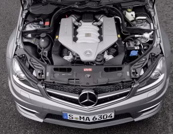 Bajo el capó Mercedes-Benz C 63 AMG Estate [Worldwide] (S204) '2011–14