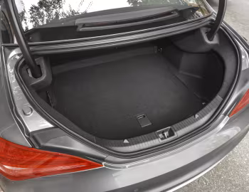 Porta-malas 2014–16 Mercedes-Benz CLA 250 AMG Sports Package [North America] (C117) '2013–16