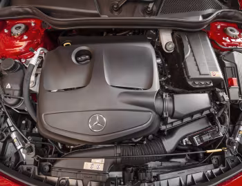 Sob o capô 2014–16 Mercedes-Benz CLA 250 AMG Sports Package [North America] (C117) '2013–16