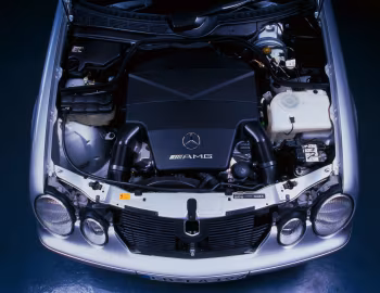 Sob o capô Mercedes-Benz CLK 55 AMG [Worldwide] (C208) '1999–2002