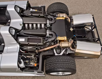 Sob o capô Mercedes-Benz CLK GTR AMG Roadster '1998–99