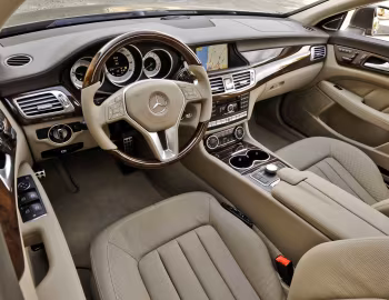 Interior 2011–14 Mercedes-Benz CLS 550 AMG Sports Package [US-spec] (C218) '2010–14