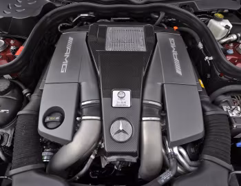 Sob o capô 2011–14 Mercedes-Benz CLS 63 AMG [North America] (C218) '2010–14