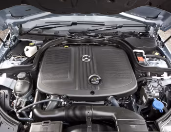 Sob o capô Mercedes-Benz E 220 CDI Coupe AMG Sports Package [UK-spec] (C207) '2013–16