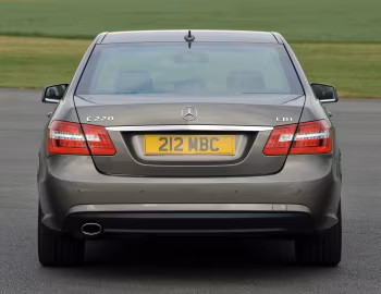 Mercedes-Benz E 220 CDI AMG Sports Package [UK-spec] (W212) '2009–12