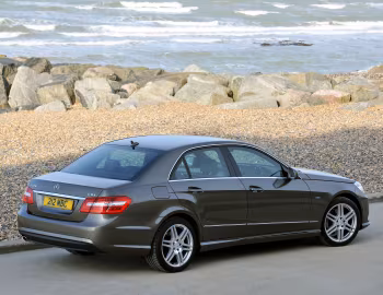 Mercedes-Benz E 220 CDI AMG Sports Package [UK-spec] (W212) '2009–12