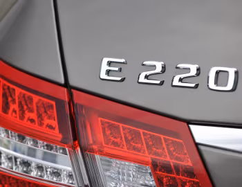Mercedes-Benz E 220 CDI AMG Sports Package [UK-spec] (W212) '2009–12