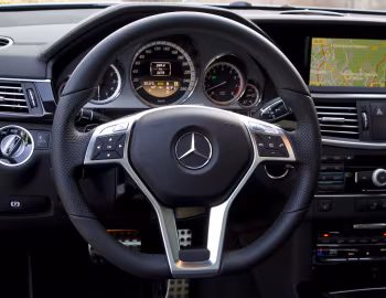 Інтер'єр Mercedes-Benz E 500 AMG Sports Package (W212) '2009–12
