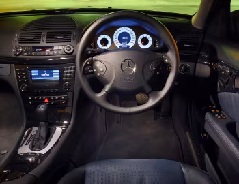 Передня панель Mercedes-Benz E 55 AMG [UK-spec] (W211) '2002–06