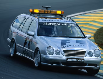 Mercedes-Benz E 55 AMG T-Modell F1 Medical Car (S210) '1999–2000